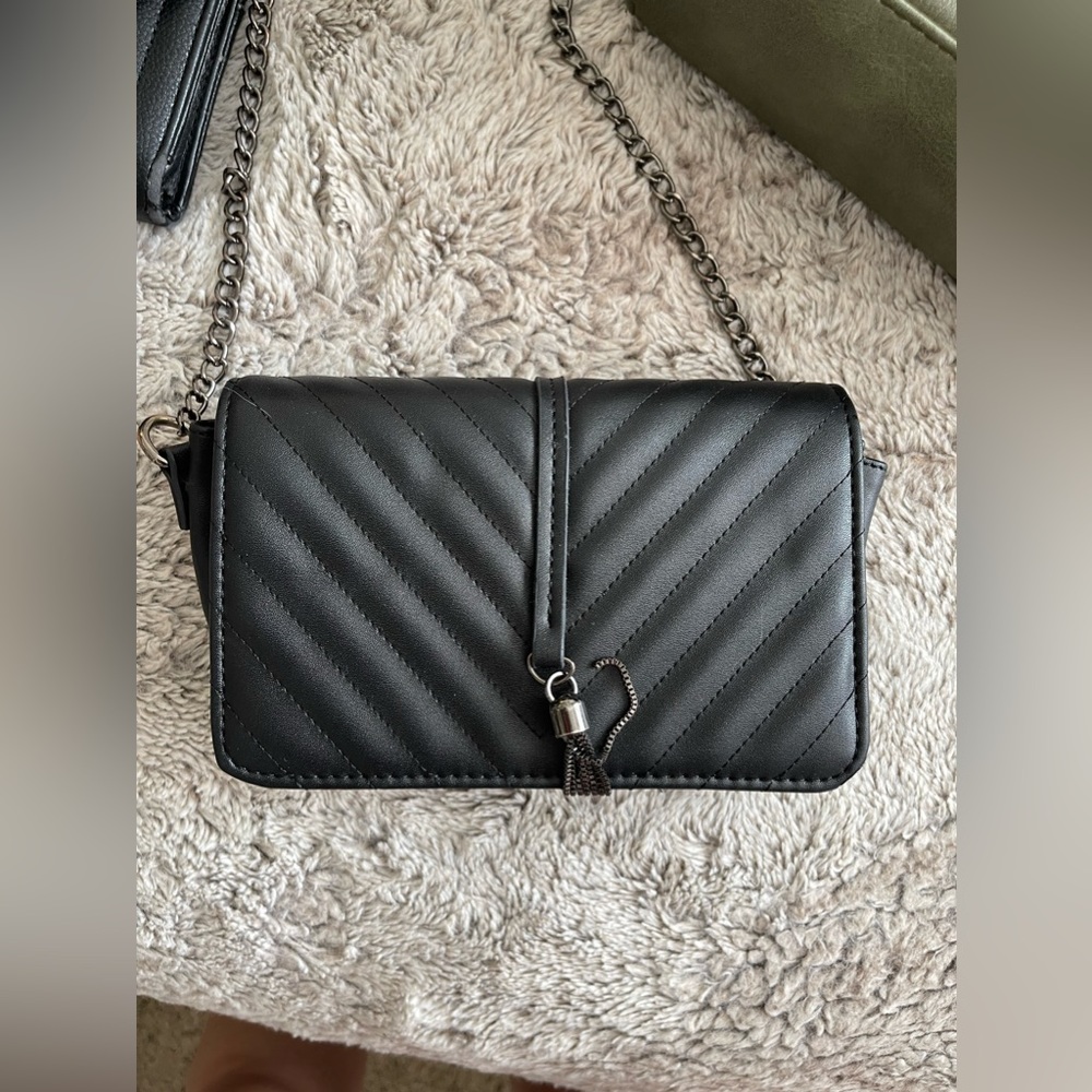 Purses/Wallet/Belt Lot - Picture 7 of 15
